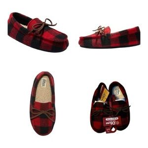 NEW! Dluxe by
DearfoamsBraydonMoccasin
Kids Slippers Red Plaid SZ
2/3